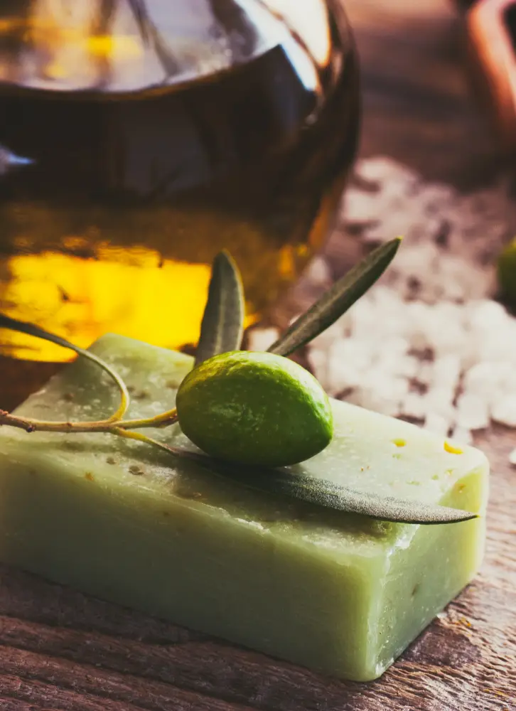 Presencia del aceite de oliva en la cosmética – La Ruta Natural Presencia del aceite de oliva en la cosmética - La Ruta Natural